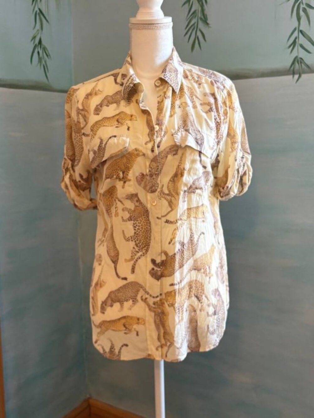 EQUIPMENT 100% Silk Shirt Leopards Cheetahs Jaguars SMALL
